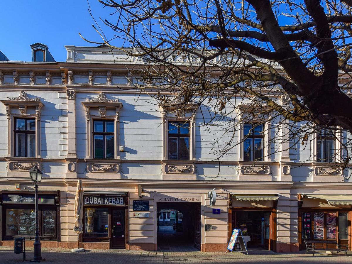 Koenigin Apartman Pécs Exterior foto